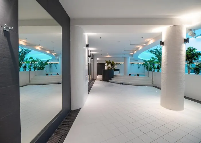 Hanza Tower Luxury Apartment *