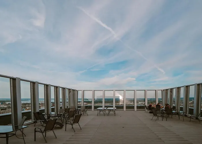 Hanza Tower Luxury Apartment *